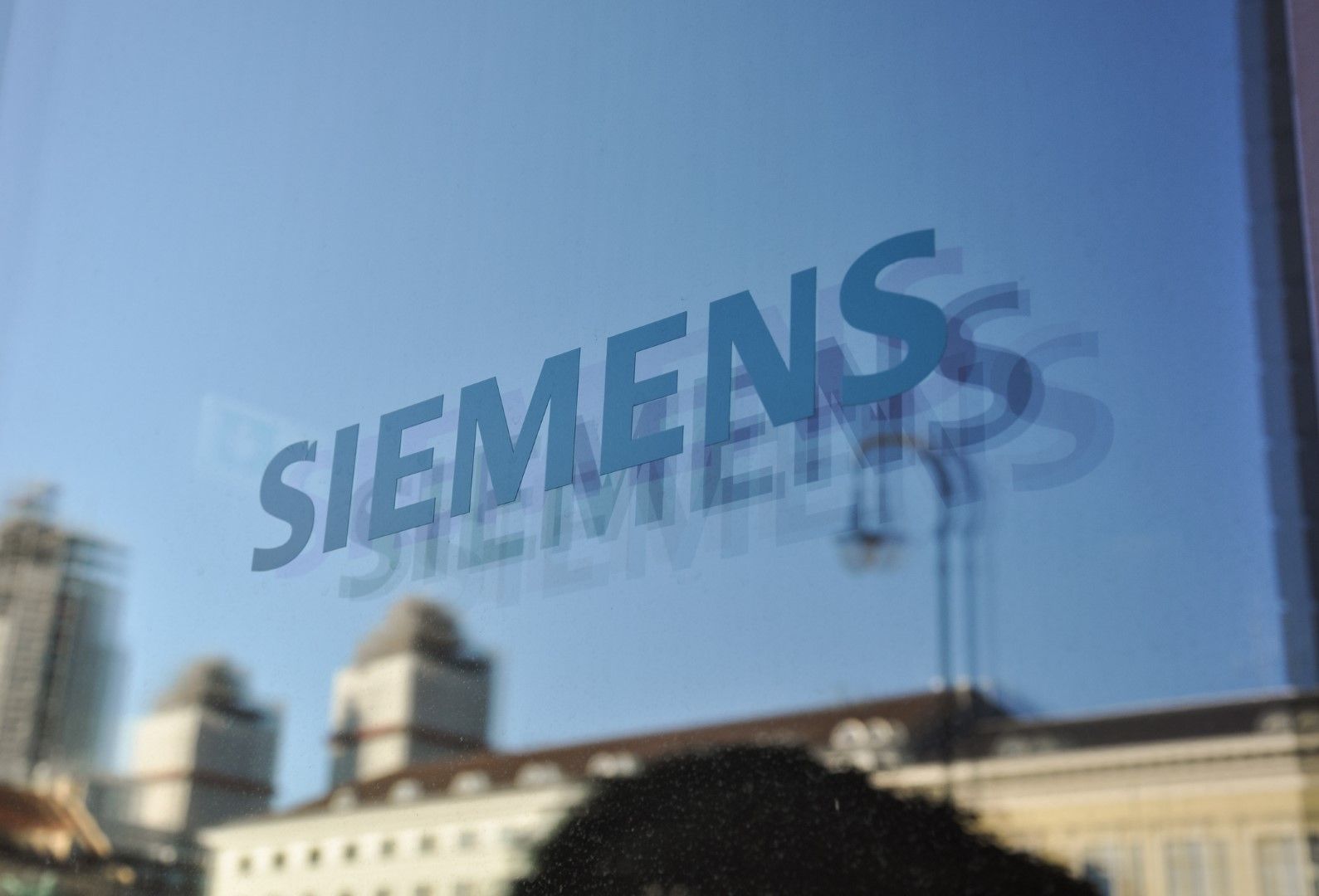 За изпълнител на проекта е избрана германската компания Сименс