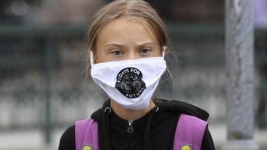 Интелигентен и срамежлив тийнейджър смазан от отговорност така младата екоактивистка