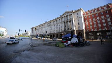 Движението на пл Независимост се осъществява нормално тази сутрин Изградените