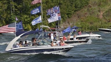 Инцидент беляза предизборно събитие на президента Доналд Тръмп Няколко лодки