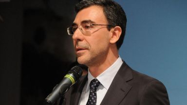 Разговорът за нова българска Конституция не е юридически разговор а