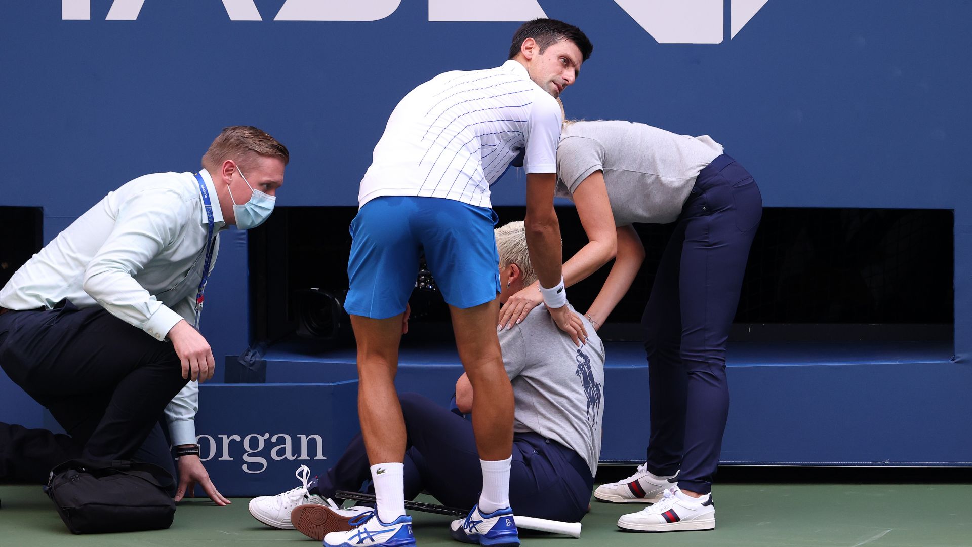 Невероятно: Дисквалифицираха Новак Джокович от US Open