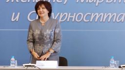 Караянчева: Някакво трио и провалени политици обясняват, че който не е съгласен с тях, е мутра