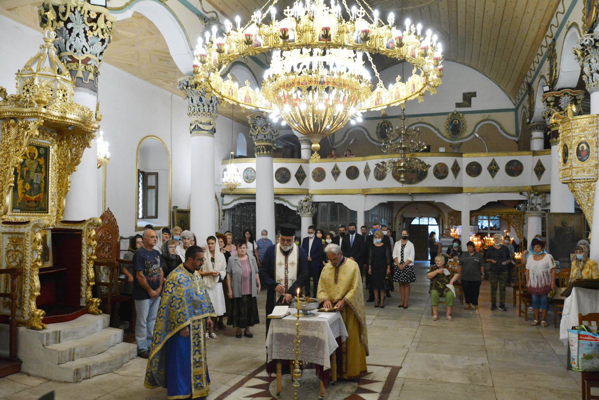 Празникът на Хасково започна с тържествен молебен за Рождество Богородично в катедралния градски храм "Успение на Света Богородица".