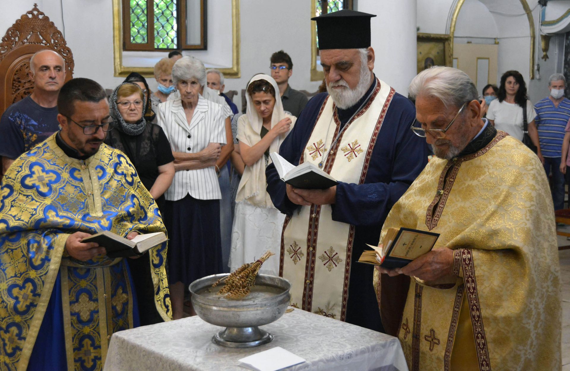 Празникът на Хасково започна с тържествен молебен за Рождество Богородично в катедралния градски храм "Успение на Света Богородица".