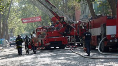Два екипа огнеборци от Първа служба в Пловдив са гасили