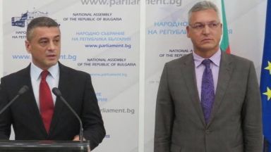 Двамата кандидати за председатели на БСП Валери Жаблянов и Красимир