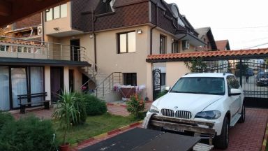 Прокуратурата пусна снимки от домовете след акцията на полицията и