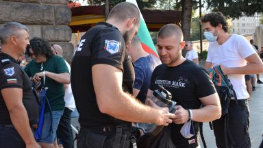 Вечерната част от обявеното като всенародно въстание срещу властта в