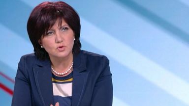 Ние сме легитимна власт каза председателят на НС Цвета Караянчева