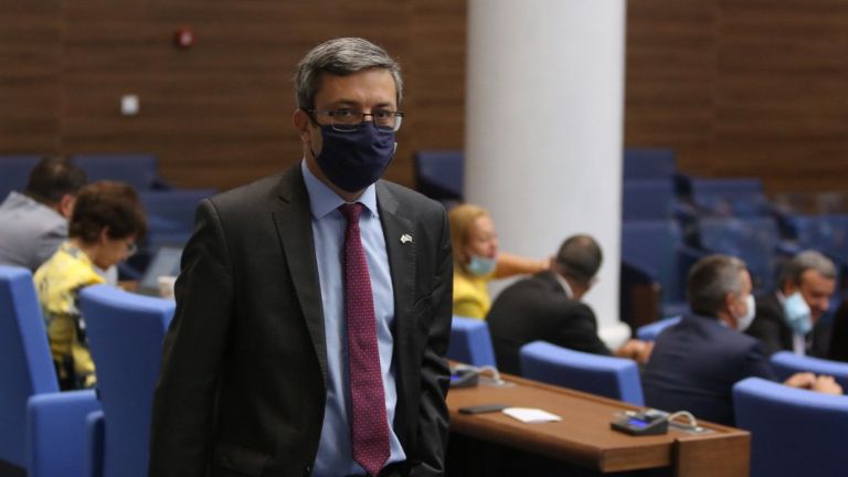 Депутатът от ГЕРБ Тома Биков заяви, че ако има гласуване