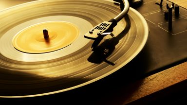 Плочите задминаха CD-тата по продажби в САЩ