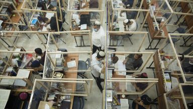 Израелското правителство одобри тази вечер въвеждането на 3 седмична строга общонационална