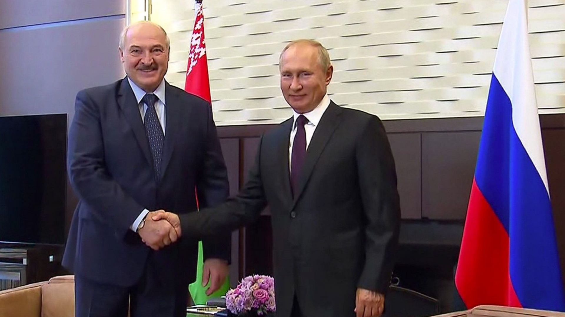 Новият руски кредит за Беларус от $1.5 млрд.: без отстъпки в обслужването му