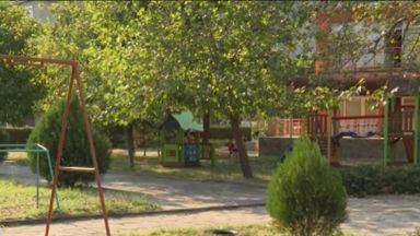 Въпреки установени случаи на коронавирус в детска градина в Сливен