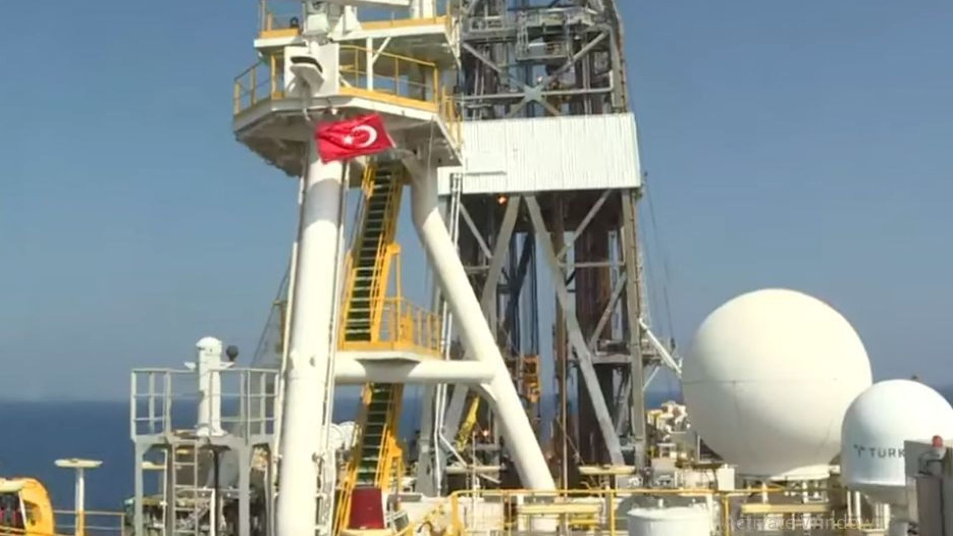 Турция удължи работата на сондажния кораб "Явуз" край Кипър до октомври