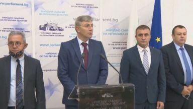 С кворум от 121 депутати точно необходимият минимум на