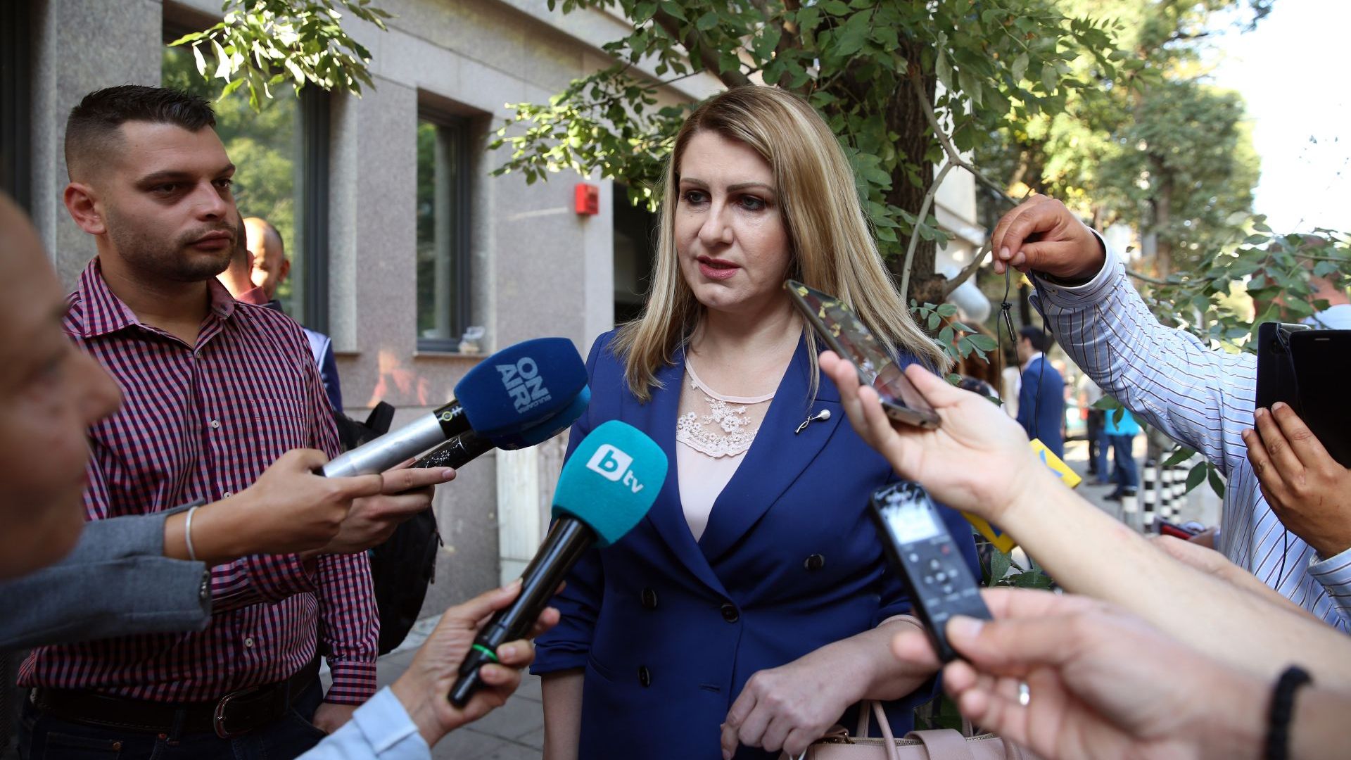 Министърът на правосъдието Десислава Ахладова пред журналисти 