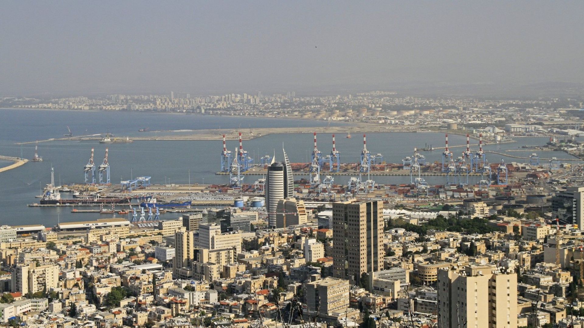Дубайска и израелска компания заедно в търга за пристанище Хайфа