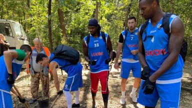 Баскетболистите на Левски Лукойл хванаха лопати в ръце и се