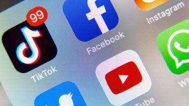 Американски щат забрани социалните медии за деца под 16 години