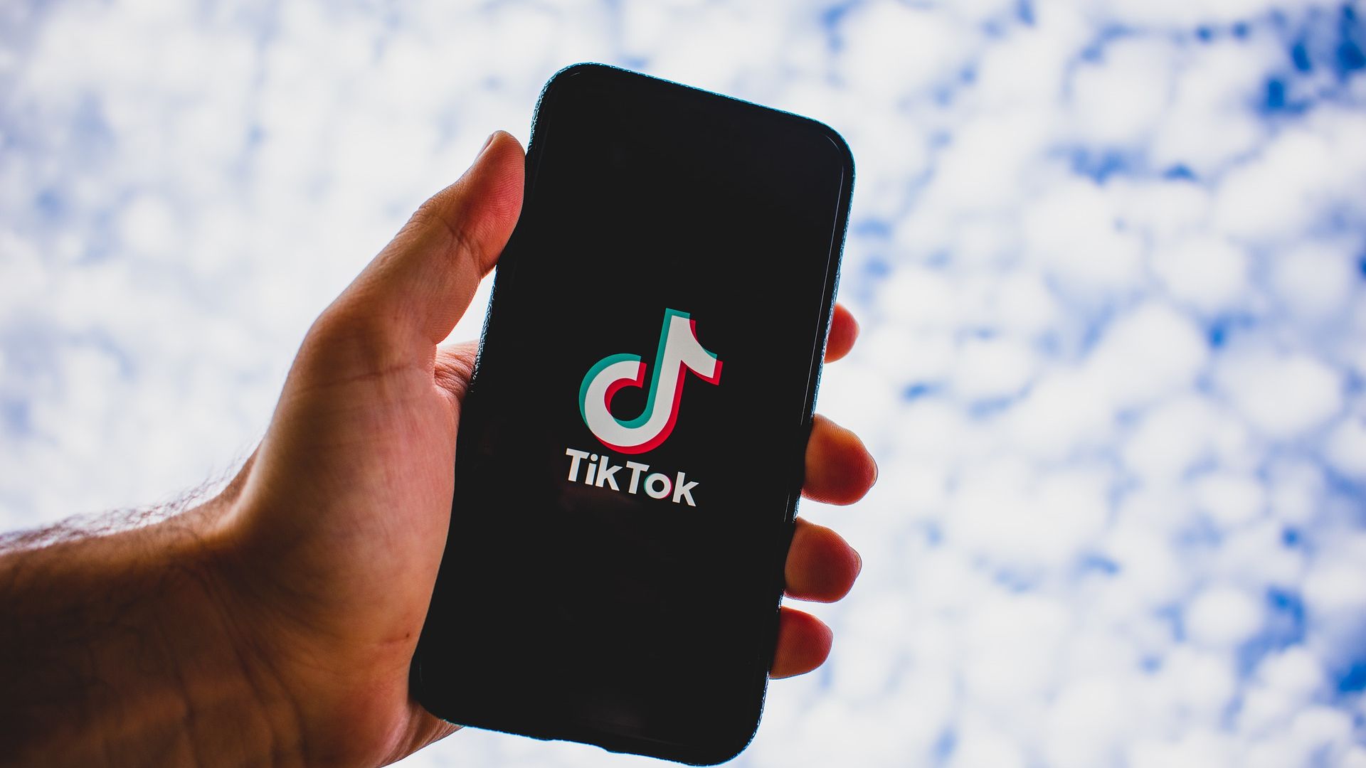Има сделка за ТикТок в САЩ, отлагат свалянето на приложението
