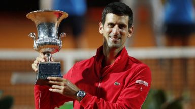 ATP раздаде наградите си: Ноле е №1, а Федерер отново е любимец на феновете