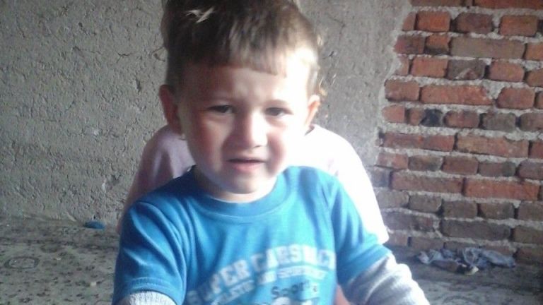 МВР официално обяви малкото момченце от Якоруда, което е в