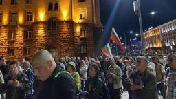 78-мият ден на протеста,яйца полетяха срещу централата на ДПС 