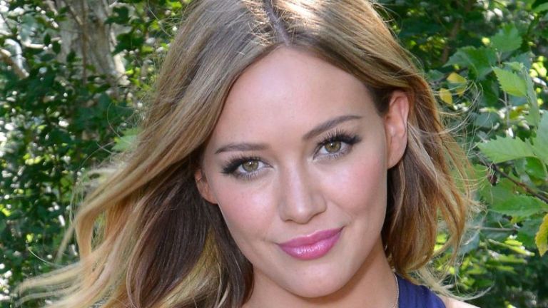 Hillary Duff showed her newborn daughter