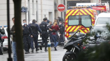 Още петима задържани за атаката с нож в Париж