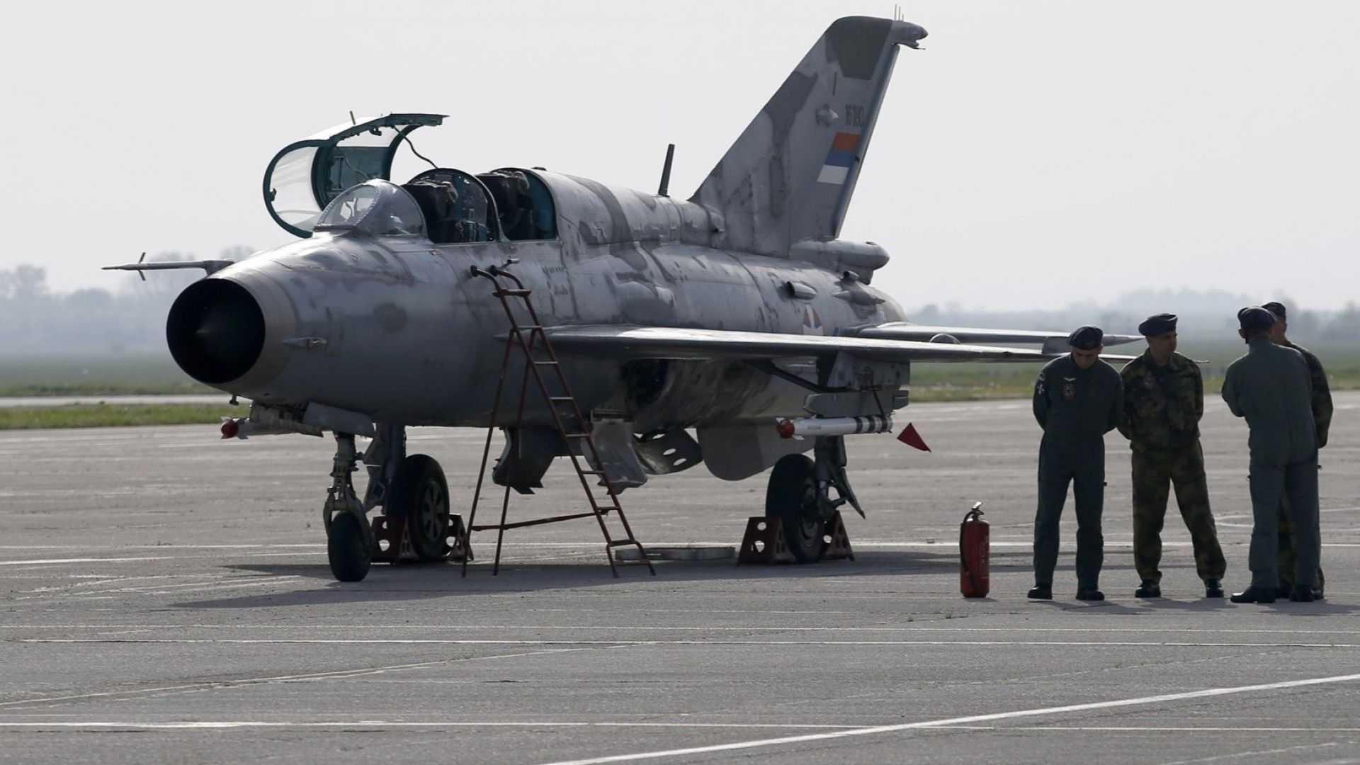 Самолет МИГ-21 се разби в Румъния, пилотът е катапултирал