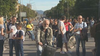 Точно в 16 ч започна протестен митинг концерт на Орлов мост