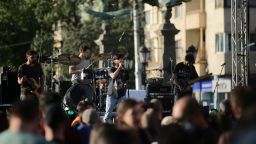 Протестен митинг-концерт блокира Орлов мост  (видео и снимки)