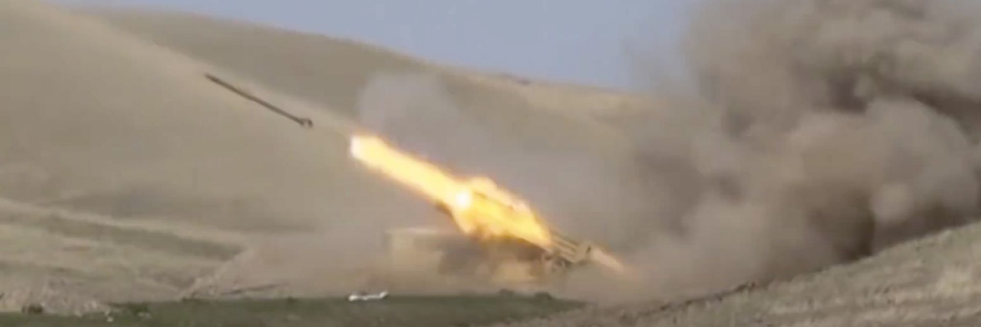 Журналисти на френския "Монд" са тежко ранени при артилерийски обстрел в Армения