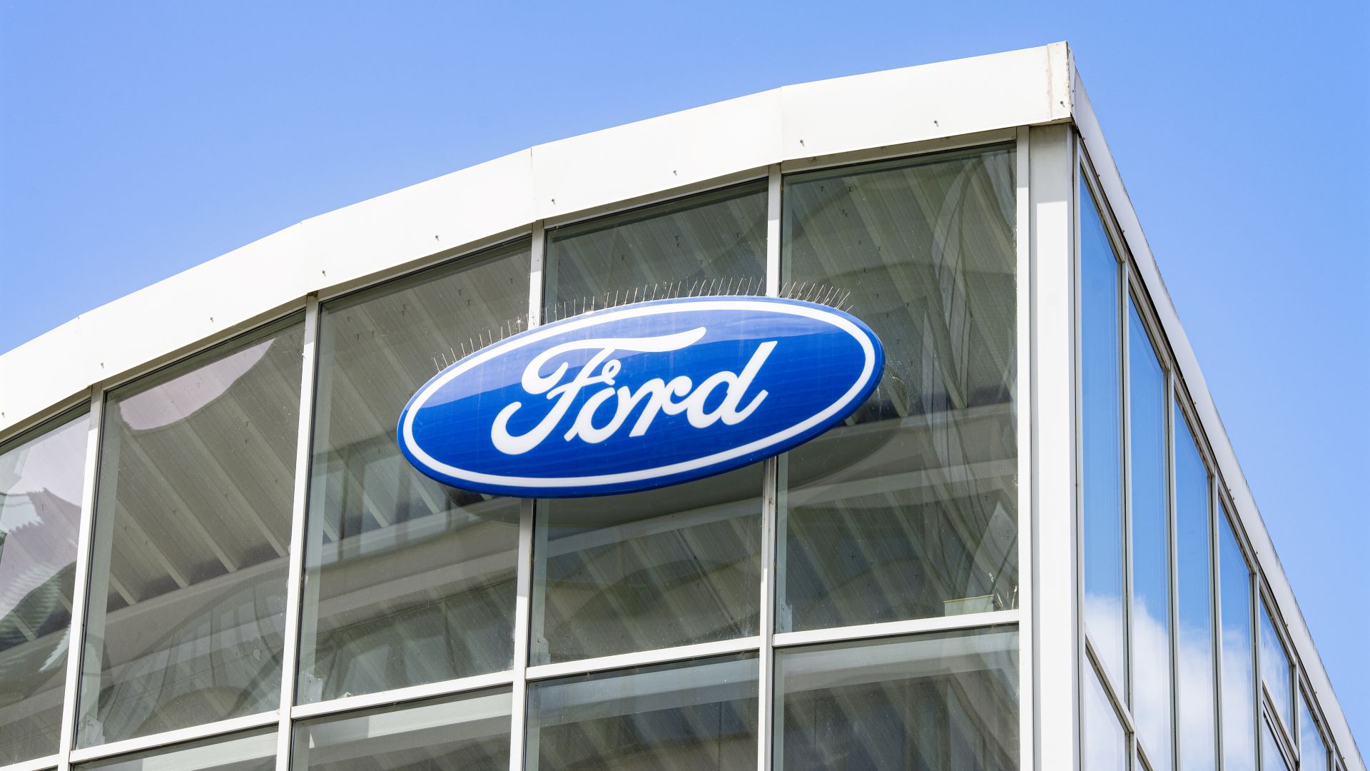 Продажбите на "Форд" през 2021 г. паднаха с 6,8 процента
