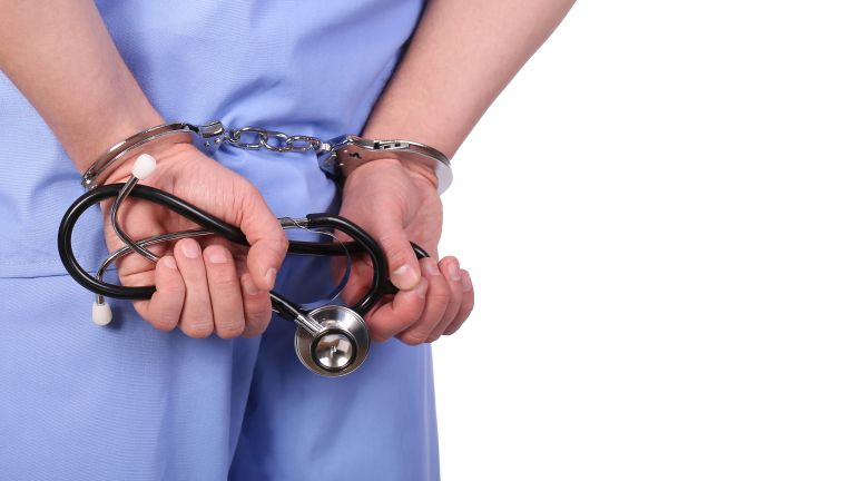 Български лекар от градската болница в Питърбъро може да бъде