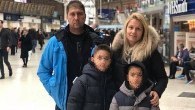 Баща и син се борят за живота си след газова