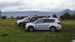 След 14-часово преследване с дрон и кучета задържаха крадец с 44 криминални регистрации