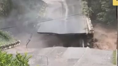 Пожарникар доброволец загина а още двама души се изчезнали тази