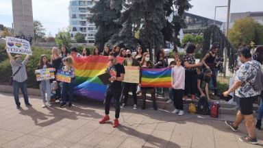 Напрежение между две групи в Бургас след като десетки тийнейджъри