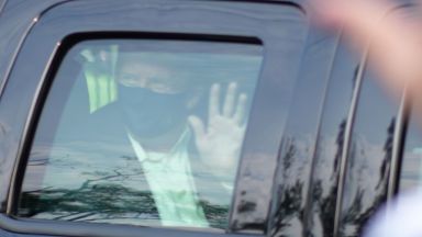 Президентът на САЩ Доналд Тръмп напусна за кратко военната болница