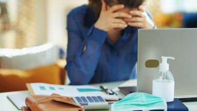 Хелън от Централна Англия е болна от октомври 2020 а при