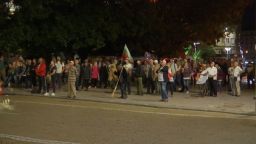 89-и ден на протести: На пл. "Независимост" метат правителството