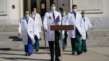 Американският президент Доналд Тръмп призова сънародниците си да не се