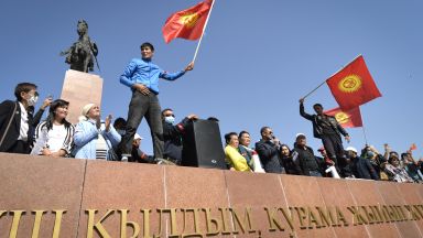  Премиерът и ръководителят на Народното събрание на Киргизстан подадоха оставка 