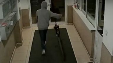 Жена задигна четири велосипеда от гаража на един собственик за