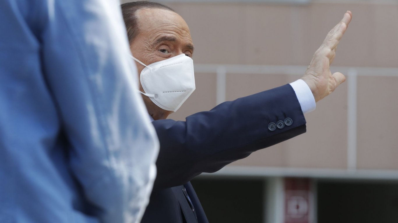 Берлускони се излекува от коронавируса и се готви за сватбата на малкия си син