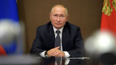Путин чака официалните резултати, за да поздрави новия президент на САЩ