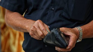 На 12 декември в Четвърто РУ е предаден портфейл със